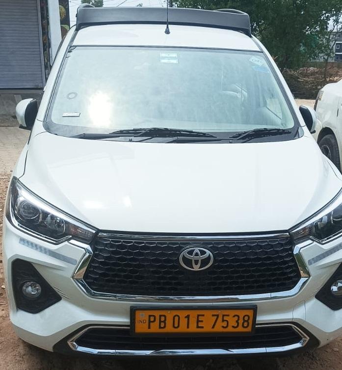 Hire Taxi from Chandigarh to Jaipur | Comfortable & Affordable Rides